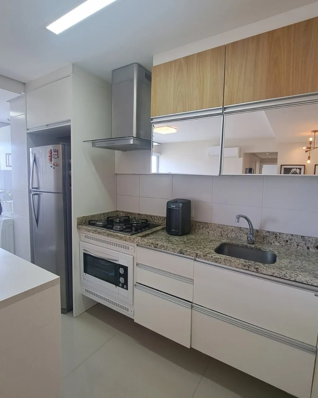 Imagem Apartamento Mobiliado com 2 Quartos e Vista Panorâmica em Porto Alegre