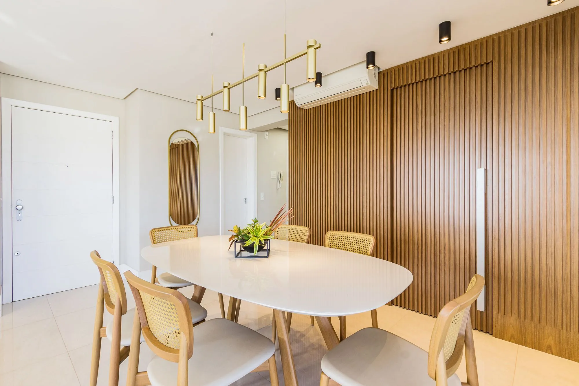Imagem Apartamento de 3 quartos, 3 suítes e 2 vagas de garagem Higienópolis em POA