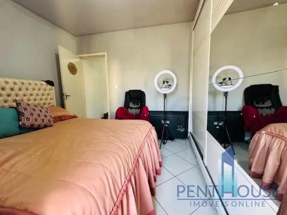 Imagem Sobrado Geminado para Venda em Balneário Camboriú, Nações, 2 dormitórios, 2 banheiros, 1 vaga