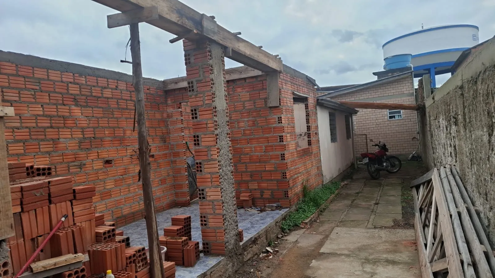 Imagem Venda Casa 110m² em Obras no Bairro Cocão, Viamão