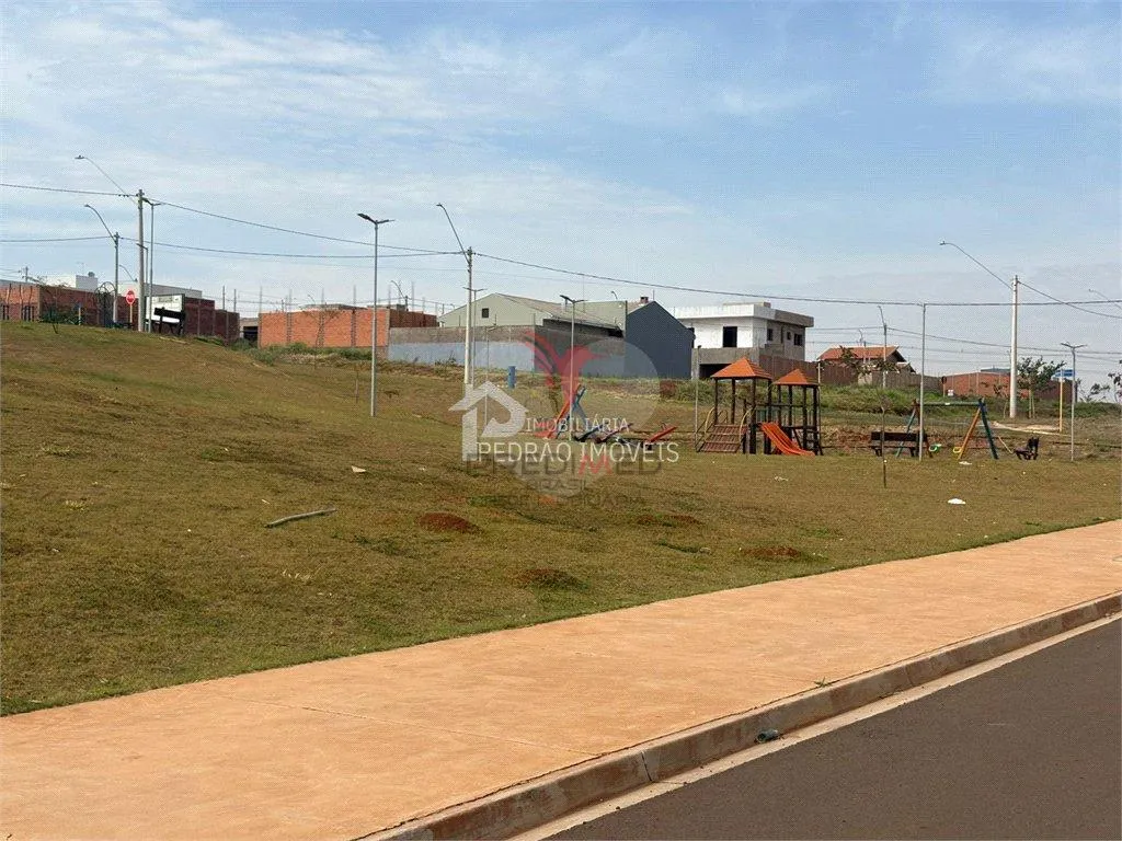Imagem Lote/Terreno de 332m² no bairro Residencial Villacitá 2, em Lençóis Paulista