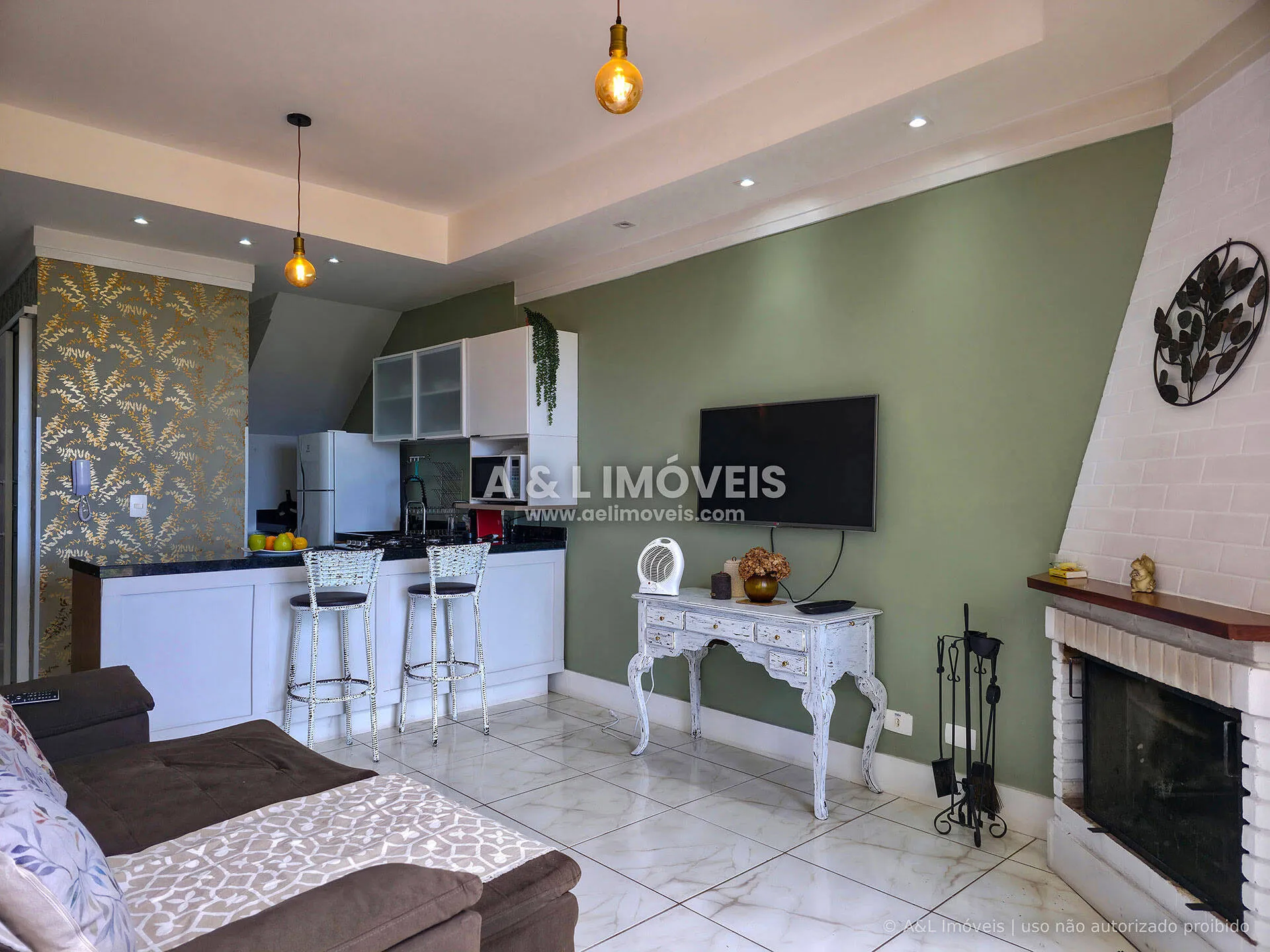 Foto do imóvel Duplex à venda na Vila Floresta | Lareira e vista para as montanhas em Avenida Castelo Branco