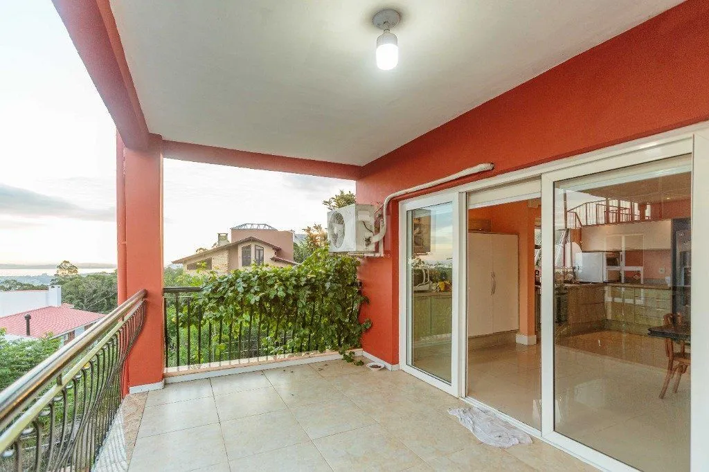 Imagem Casa de 498m², bairro Teresópolis