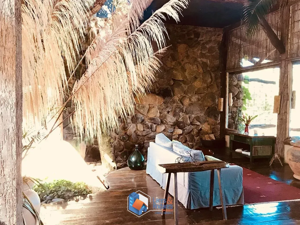 Imagem Casa Alto Padrão de frente para o Mar em Ilhabela, SP -
