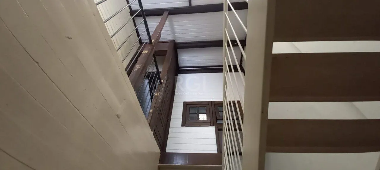Imagem Sobrado para Venda - 110m², 4 dormitórios, sendo 1 suites, 2 vagas - Floresta