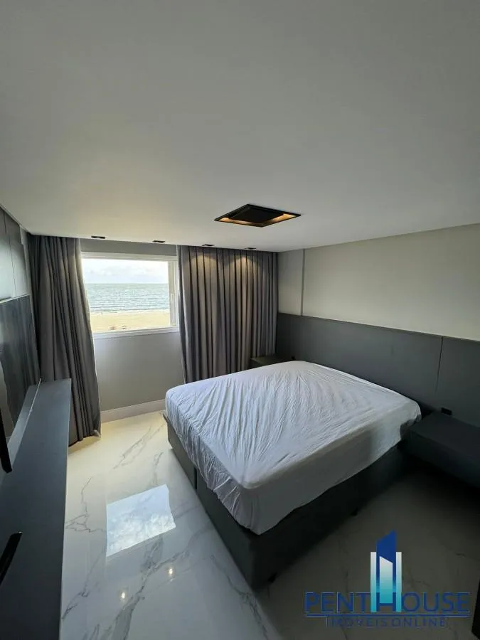 Imagem Apartamento Frente Mar para Venda em Balneário Camboriú, CENTRO, 4 dormitórios, 2 suítes, 4 banheiros, 1 vaga