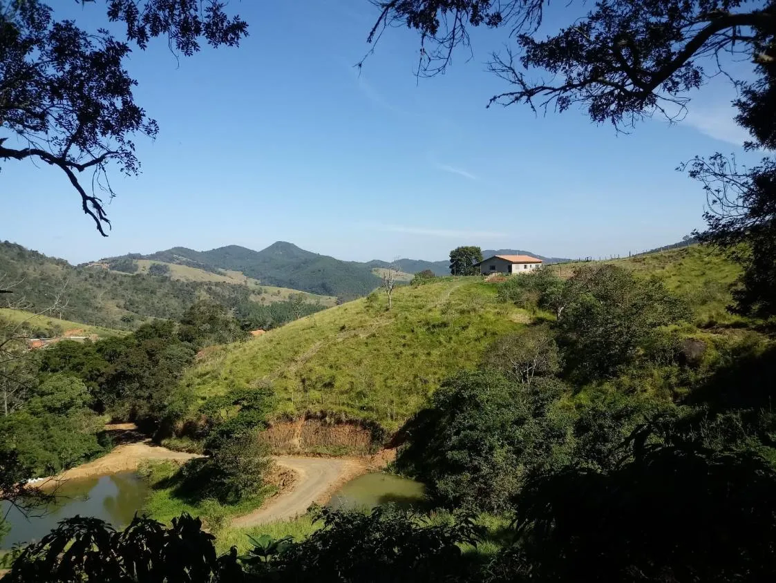 Imagem Chácara com 20.000 m² ? Bairro Barrocão, Piracaia/SP
