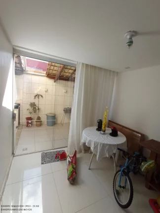 Imagem Casa de luxo em condomínio à venda em Pitangueiras, Lauro de Freitas-BA: 5 quartos, 3 suítes, 3 salas, 1 banheiro, 2 vagas, 160m²!