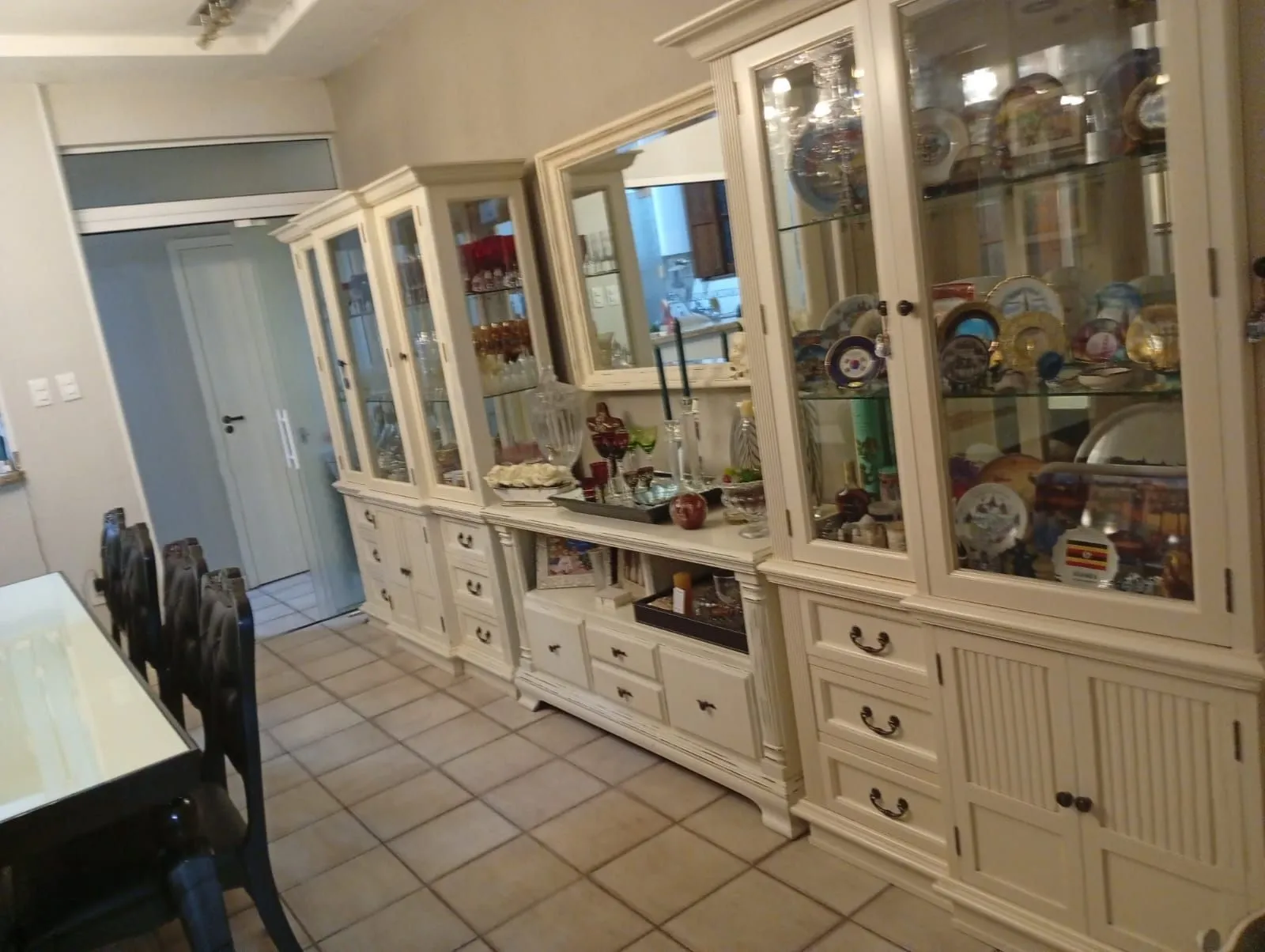Imagem Casa com 5 quartos , 7 banheiros e pátio!