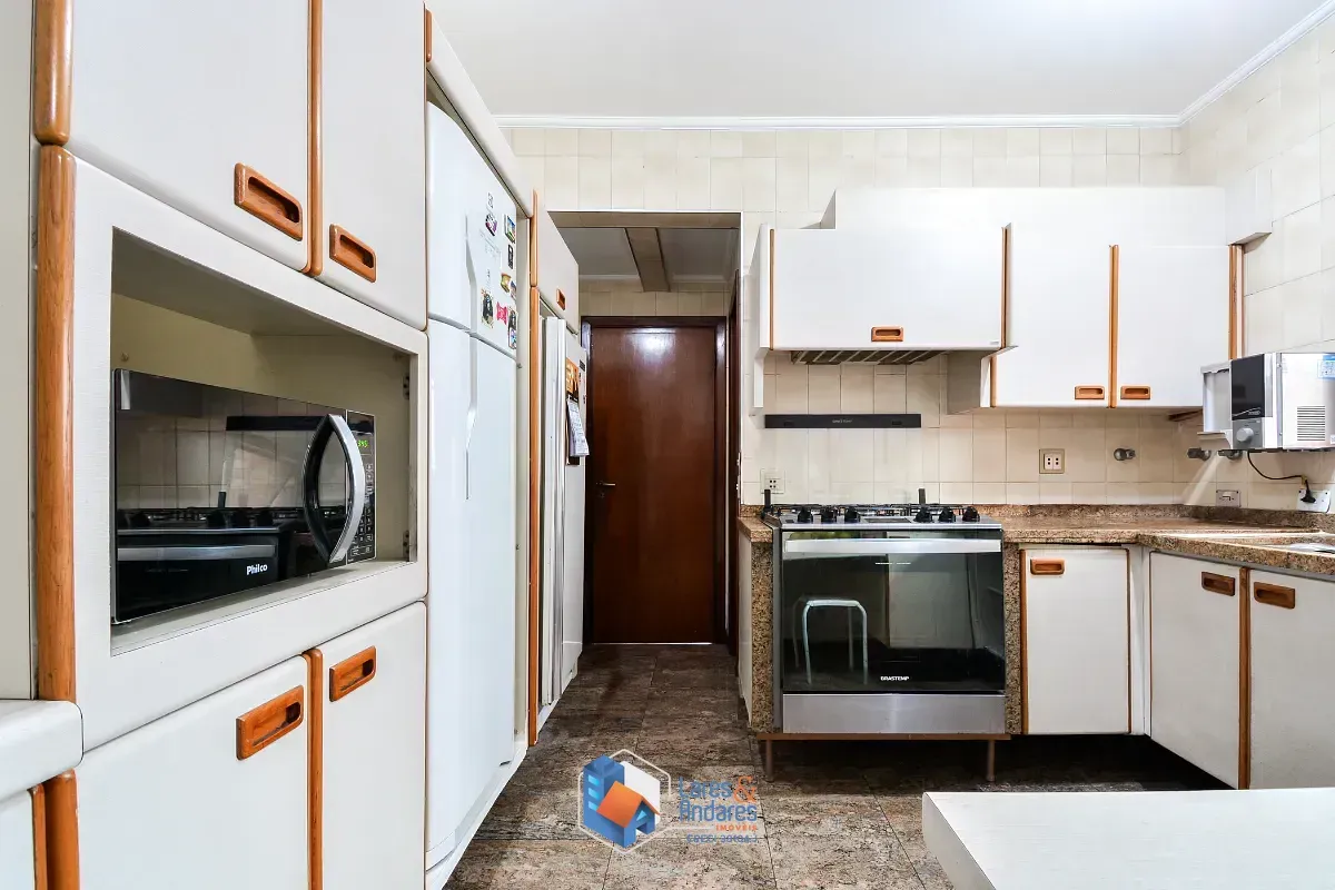 Imagem Apartamento para venda em Moema com 4 quartos, sendo 3 suítes, 222m²