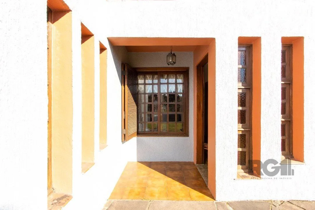 Imagem Casa para Venda - 300m², 3 dormitórios, sendo 1 suites, 4 vagas - Tristeza