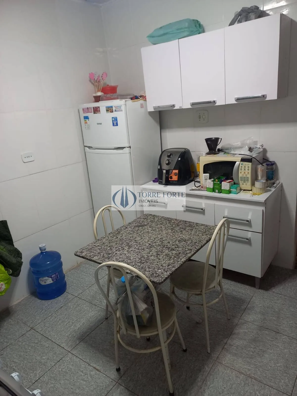 Imagem Sobrados com 8 dormitorios 4 suites 2 vagas cobertas na Penha.