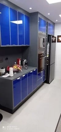 Imagem CASA SOBREPOSTA TÉRREA NA PONTA DA PRAIA COM PORTEIRA FECHADA