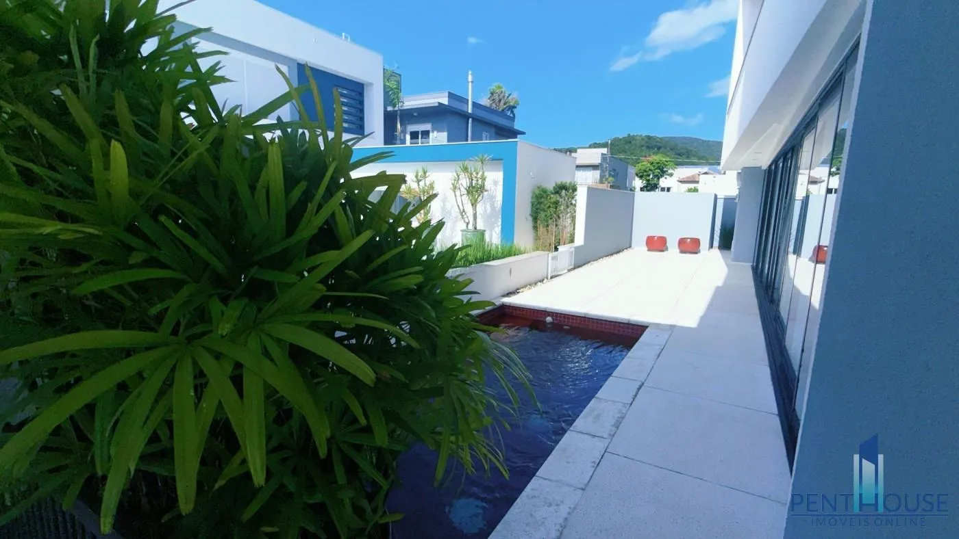 Imagem Casa em Condomínio para Venda em Balneário Camboriú, BARRA, 4 dormitórios, 2 suítes, 4 banheiros, 2 vagas