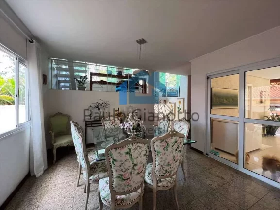 Imagem Casa à venda, linda, confortável e lazer na Granja Viana!