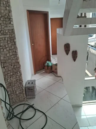 Imagem Casa ampla, com acabamento de primeira sendo o primeiro andar com sala, cozinha, lavabo e sala de ja...