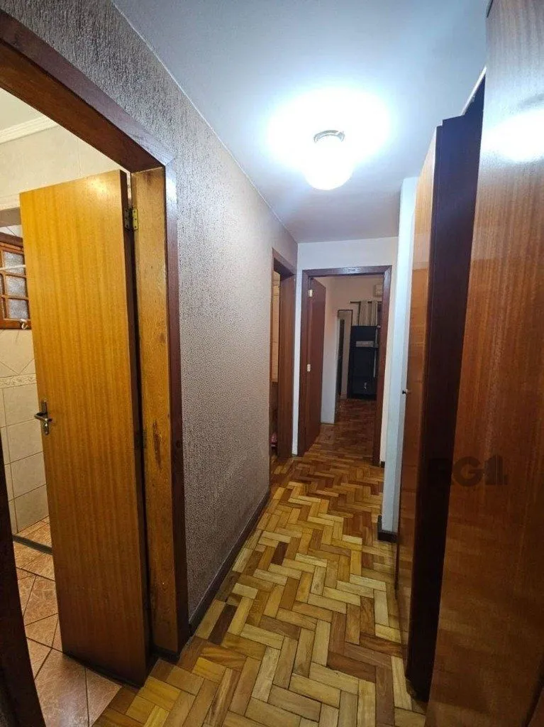 Imagem casa de 5 dormitórios no bairro Glória