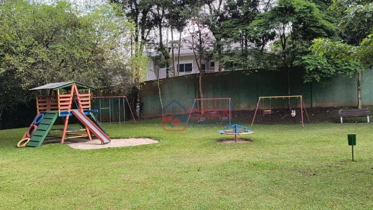 Imagem Casa Alto Padrão para Aluguel em Condomínio Fechado com Bosque Privativo