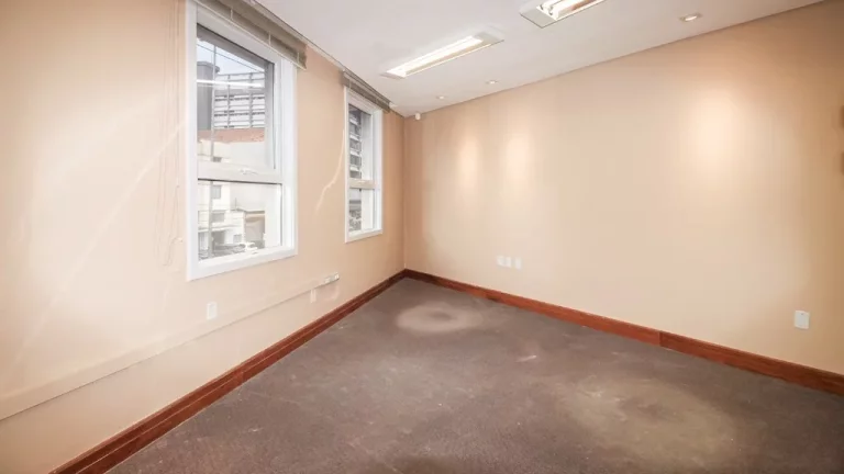 Imagem Sala para venda no bairro São João em Porto Alegre