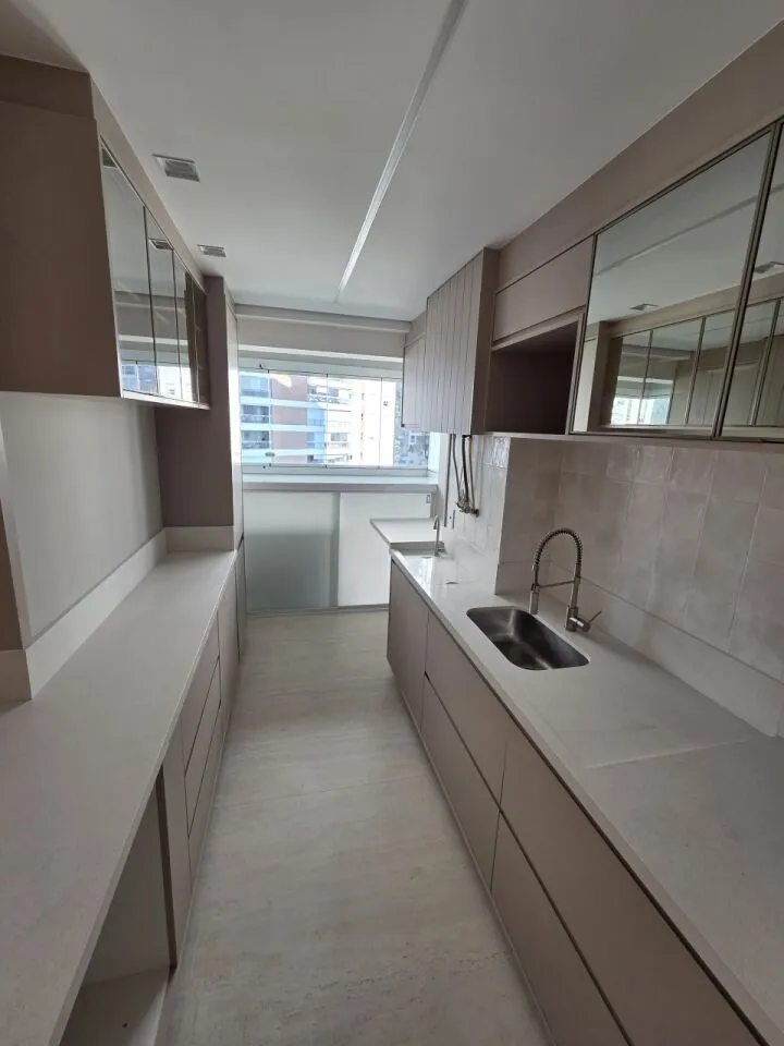 Imagem APARTAMENTO Á VENDA NO PANAMBY COM 3 QUARTOS E 2 VAGAS, REFORMADO!
