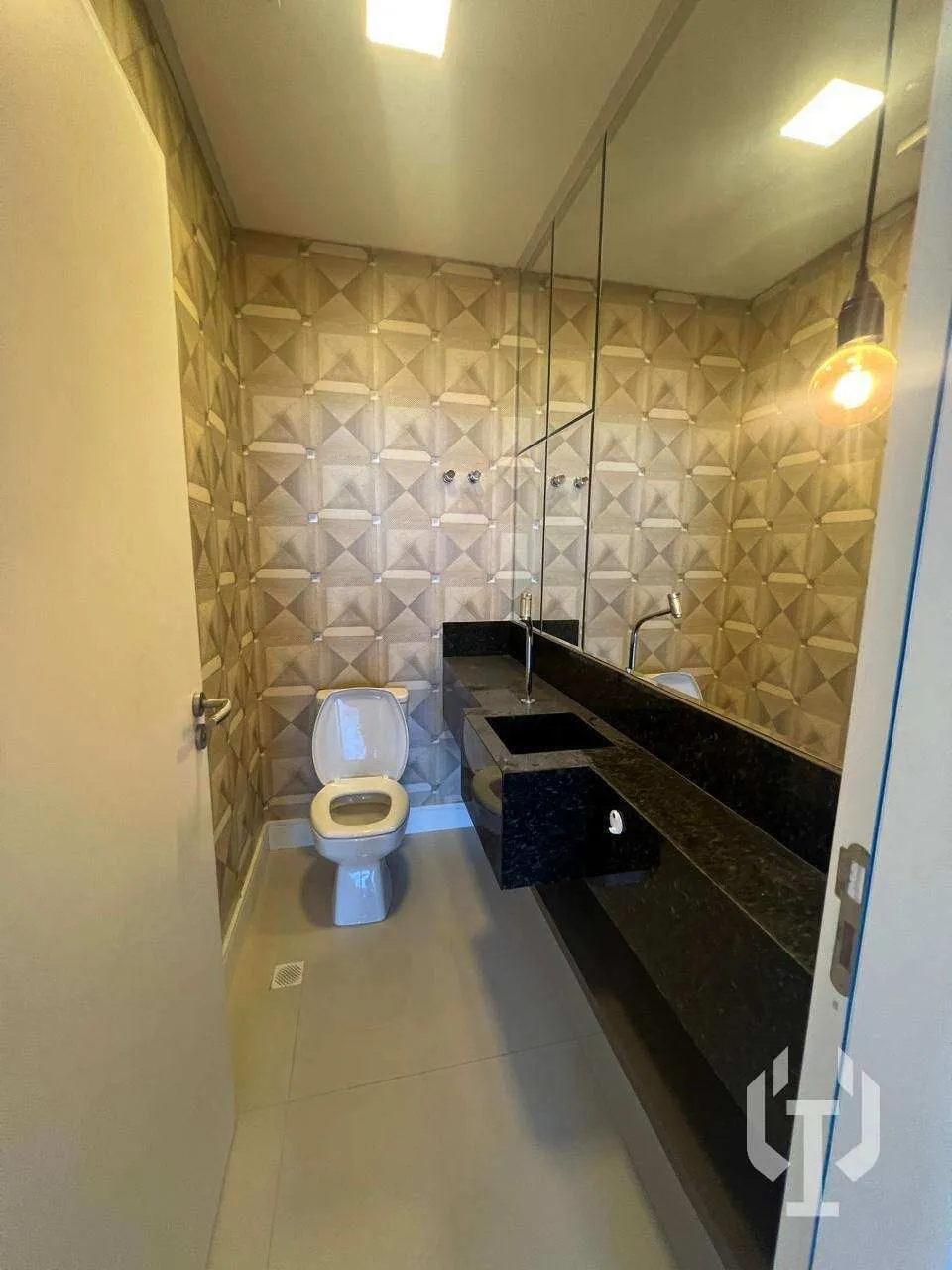 Imagem Apartamento para alugar em Itapema, Meia praia, com 3 quartos, 159m2