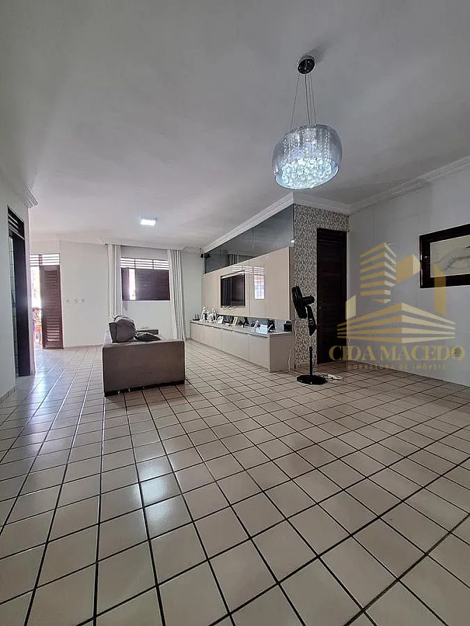 Imagem Casa a Venda no bairro Bessa - João Pessoa, PB