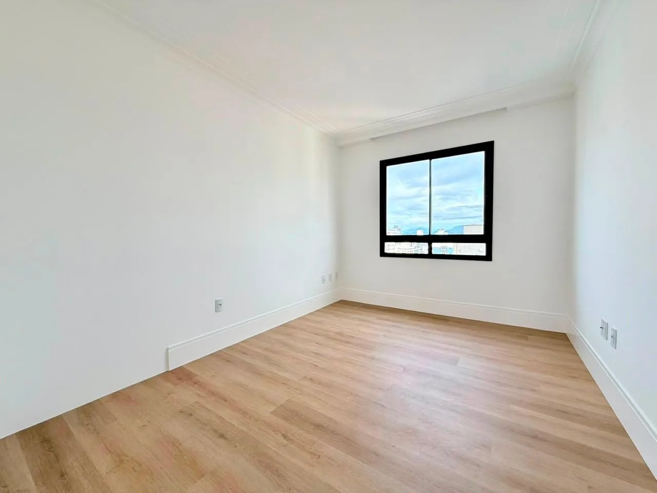 Imagem Apartamento com vista para o mar à venda com 180m2 por R$ 4.450.000,00