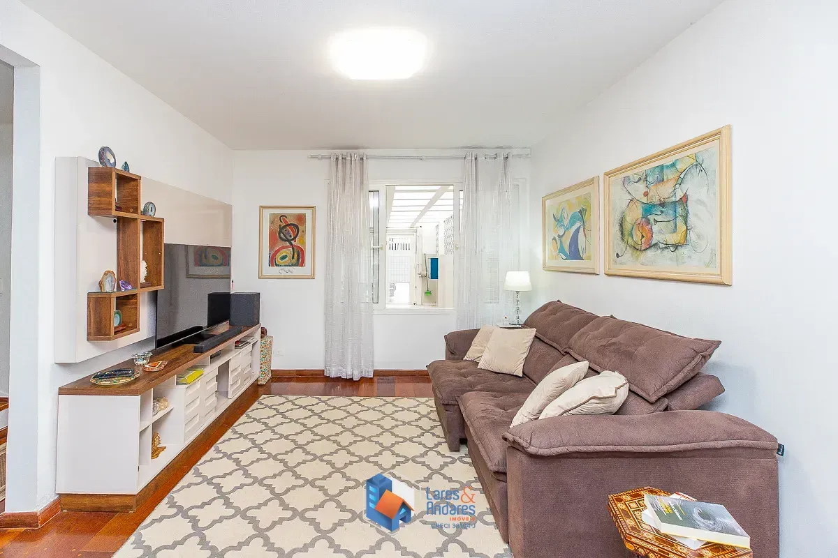 Foto do imóvel Casa para venda em Campo Belo com 3 quartos, sendo 1 suíte, 187m² em Rua Barão de Vallim