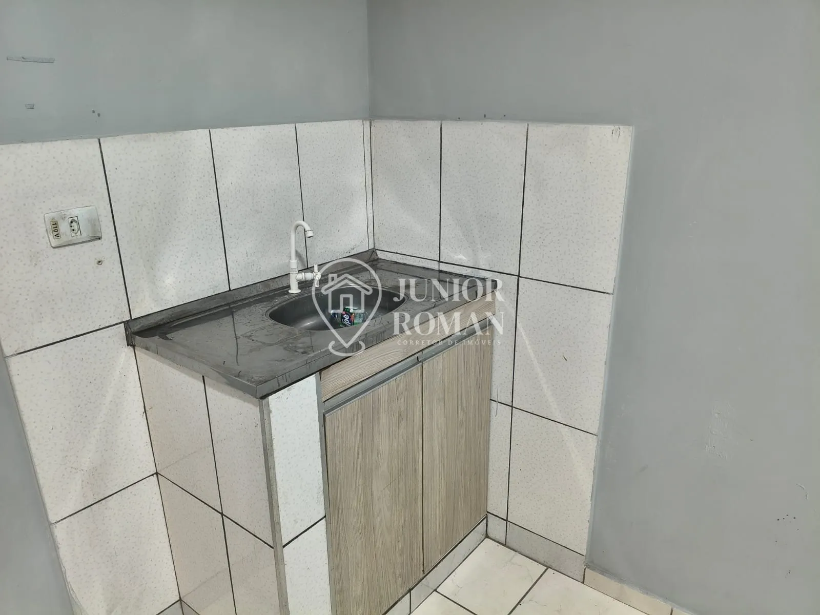 Imagem SALÃO COMERCIAL 100 M² | PORTÃO AUTOMÁTICO NA RUA CARIJÓS - SANTO ANDRÉ/SP