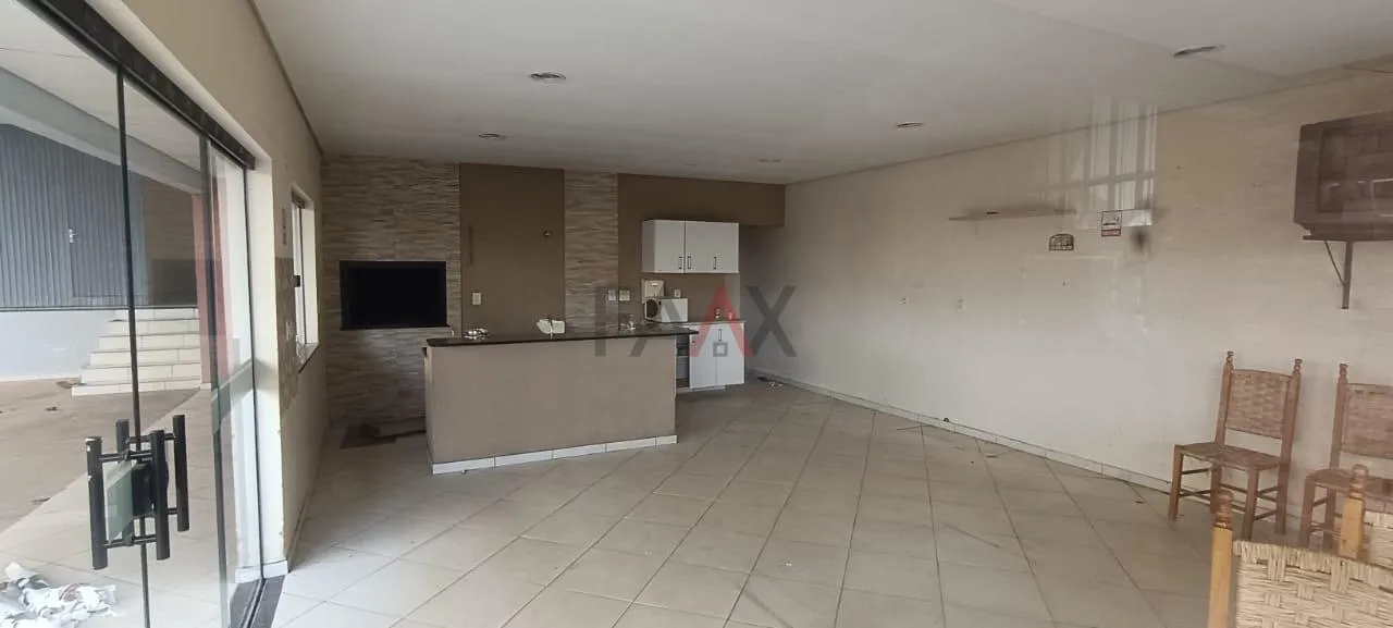 Imagem Sala Comercial 900m para Alugar em São Cristóvão com Estacionamento