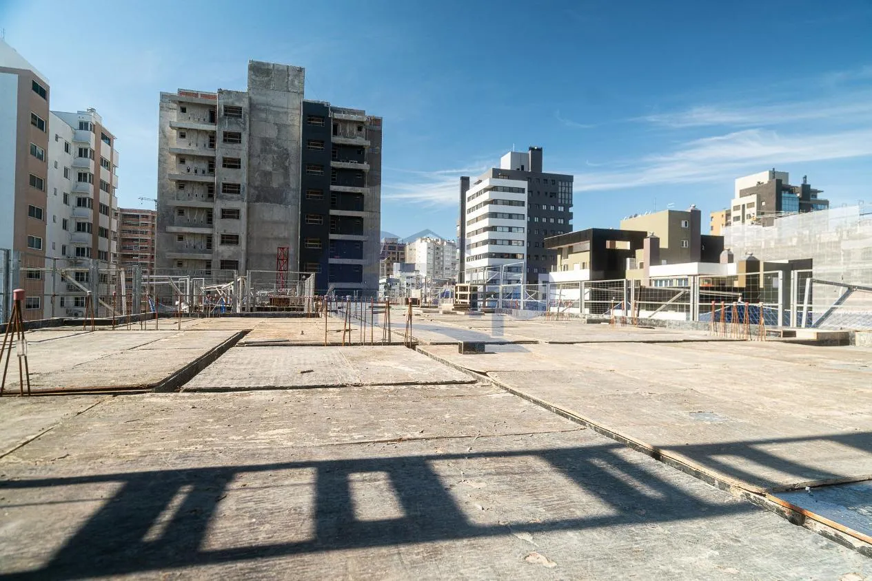 Imagem Apartamento á venda com 2 suítes no centro de Torres/RS