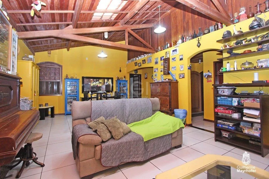 Imagem Casa para Venda - 381m², 3 dormitórios, sendo 1 suites, 4 vagas - Tristeza