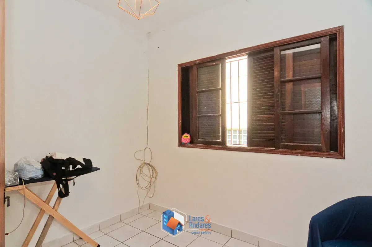 Imagem Sobrado para venda em Parque São Domingos com 4 quartos, sendo 1 suíte, 310m²