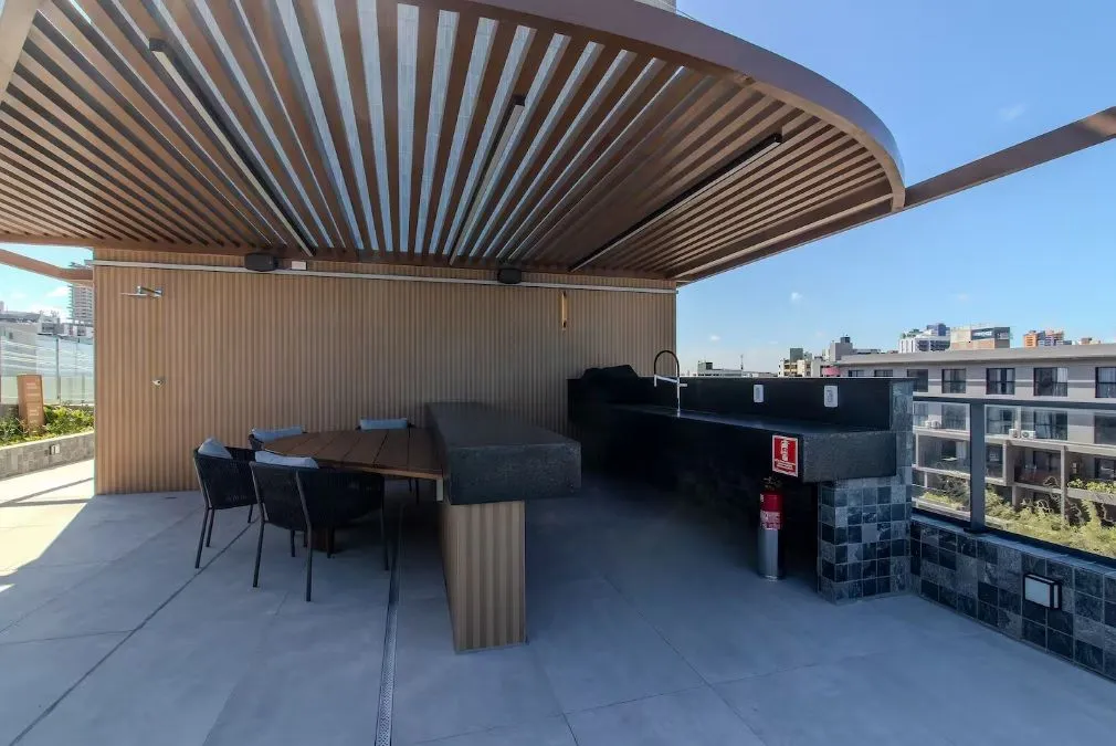 Imagem Flat beira-mar no Bessa com vista definitiva para o mar, rooftop com piscina e estrutura completa. Ideal para investir ou morar.