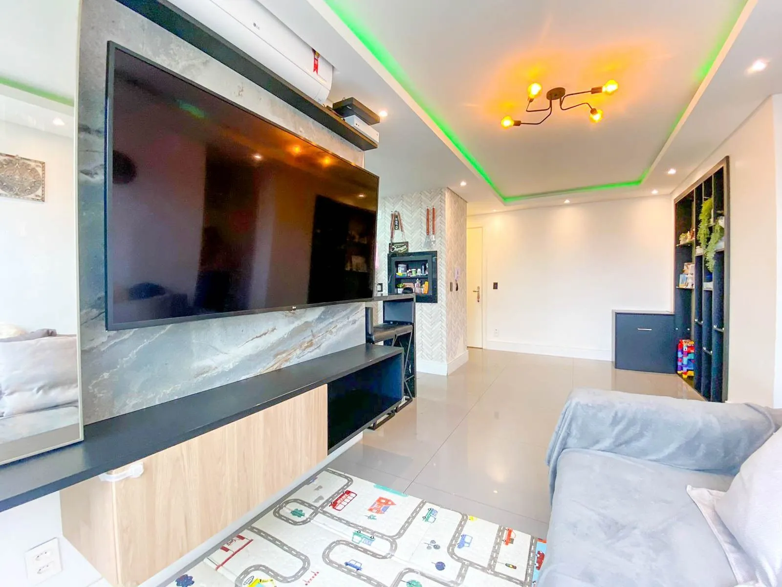 Imagem Apartamento semimobiliado, andar alto, com vista perene - Jardim Lindóia