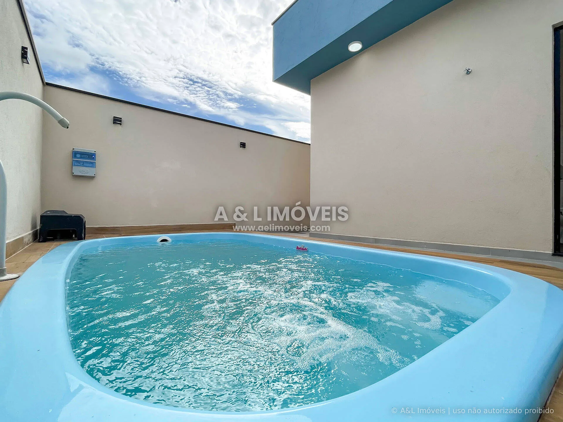 Imagem Casa térrea no Parque São Cristóvão com piscina e 2 suítes