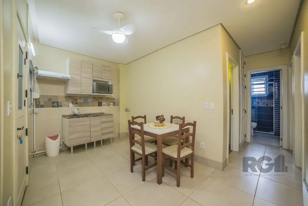 Imagem Casa de 4 dormitórios no bairro Glória