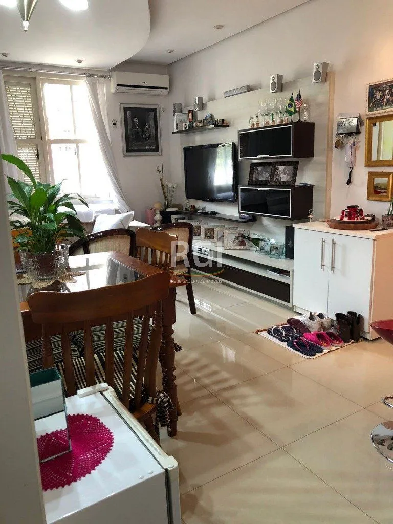 Imagem Apartamento para Venda - 80m², 2 dormitórios, 1 vaga - Menino Deus