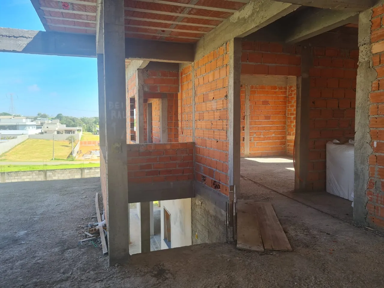 Imagem Casa em Construção no Condomínio Fazenda Alta Vista - 752m² de Área Construída e 6 Suítes
