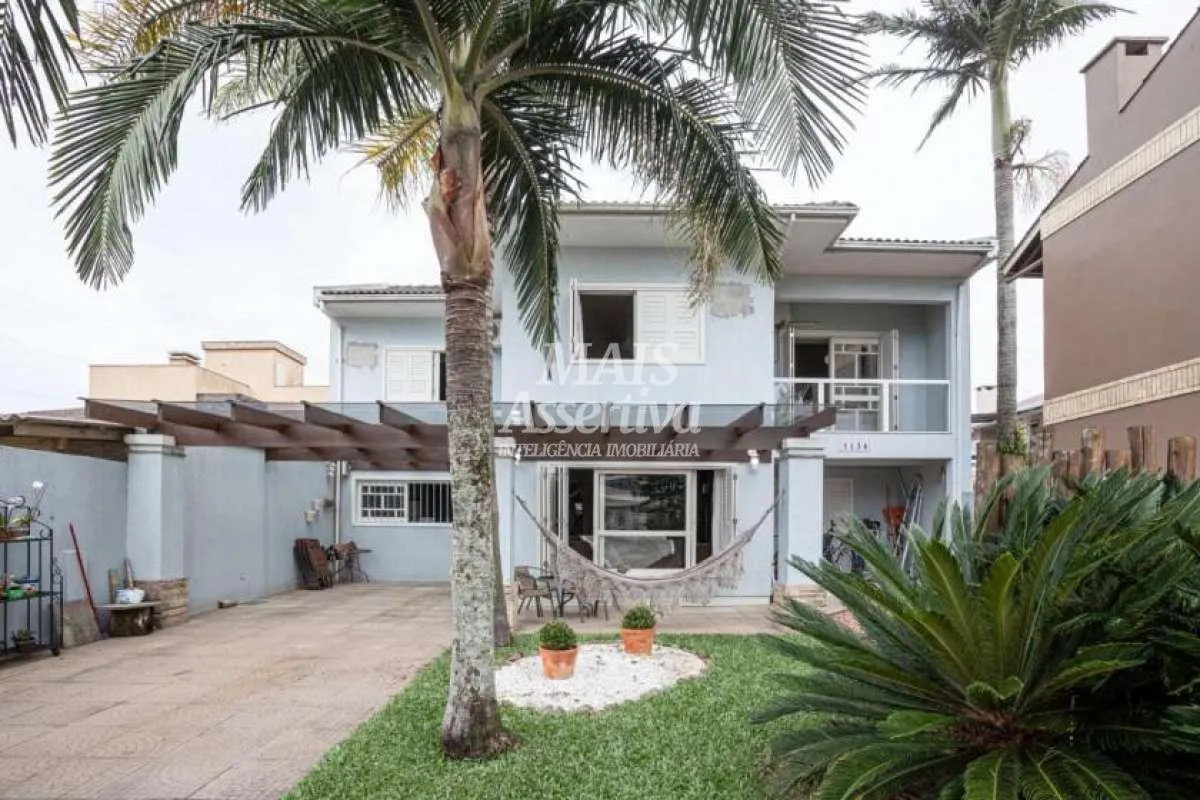 Imagem Sobrado para Venda em Torres / RS