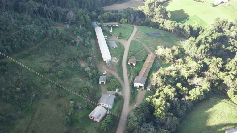Imagem Granja para Venda em Lindóia do Sul, Centro