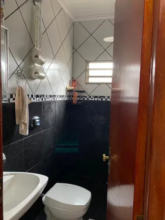 Imagem Casa com 3 Quartos à Venda, 210 m² em Parque Flamboyant - Goiânia