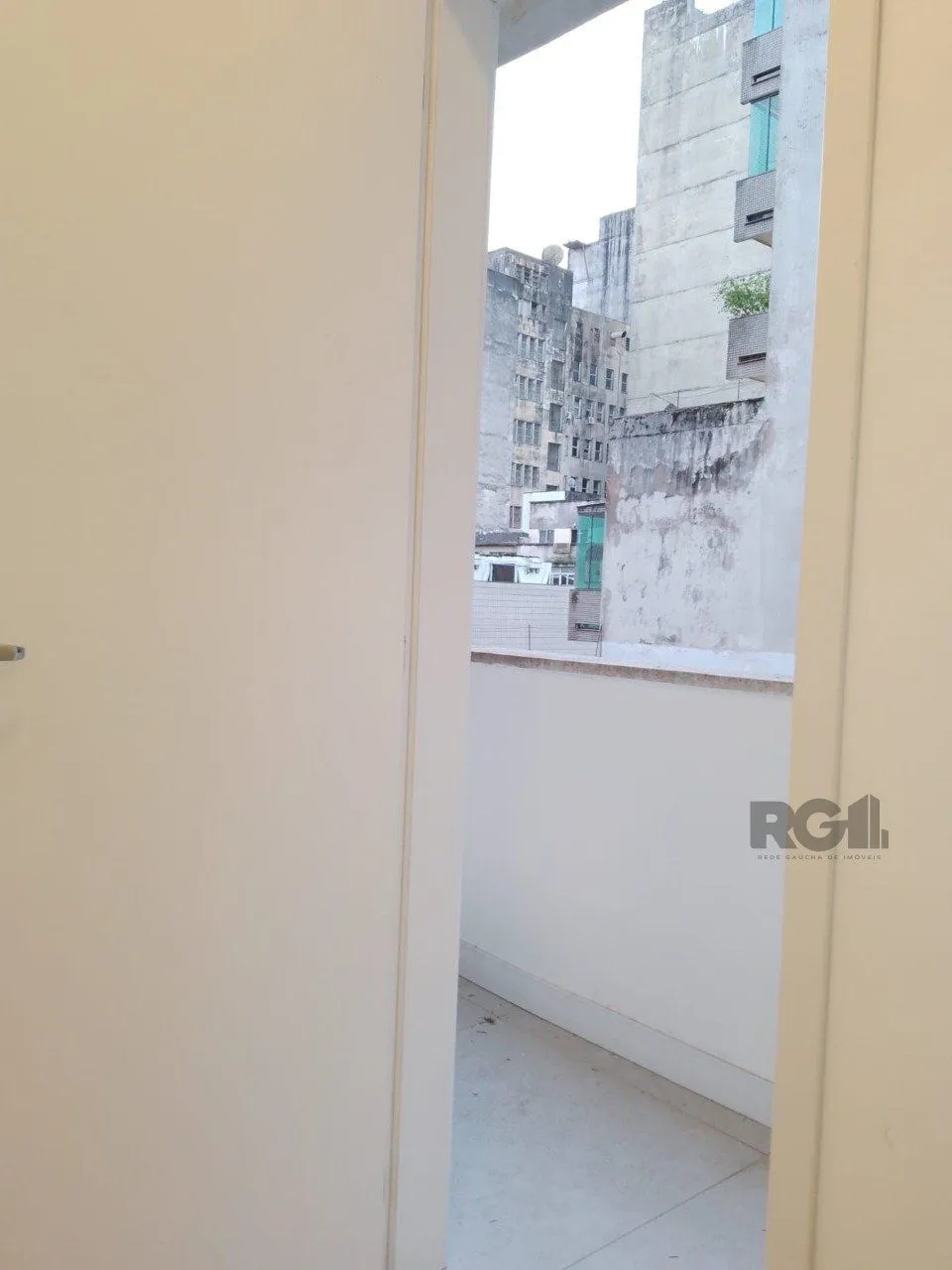 Imagem Raridade, apartamento 3 dormitórios,reformado, desocupado,no Centro