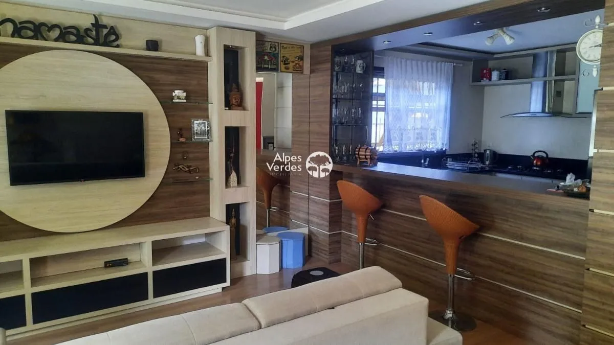 Imagem Vende-se casa em Gramado no bairro Carniel a 8 minutos da Rua Coberta