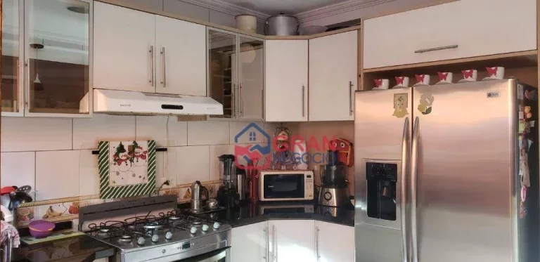 Imagem Sobrado Triplex com 3 quartos em São Jos?(C) dos Pinhais
