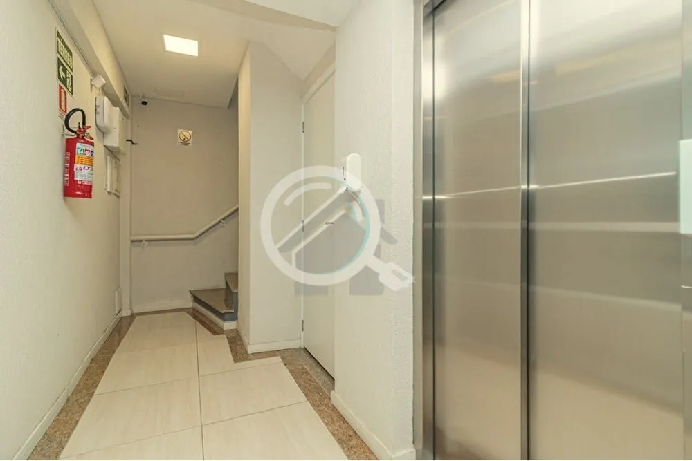 Imagem Apartamento totalmente mobiliado - PORTEIRA FECHADA no Coração do bairro Menino Deus. Com 01 dormi...