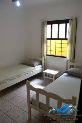 Imagem Casa Térrea com 4 Dormitórios - 200 m do mar da praia da Enseada, Ubatuba/|SP