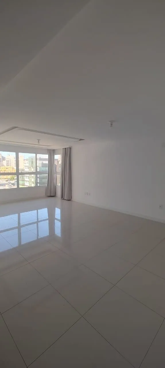 Imagem Apartamento com 03 Quartos e 02 vagas em Torres (01 suíte)