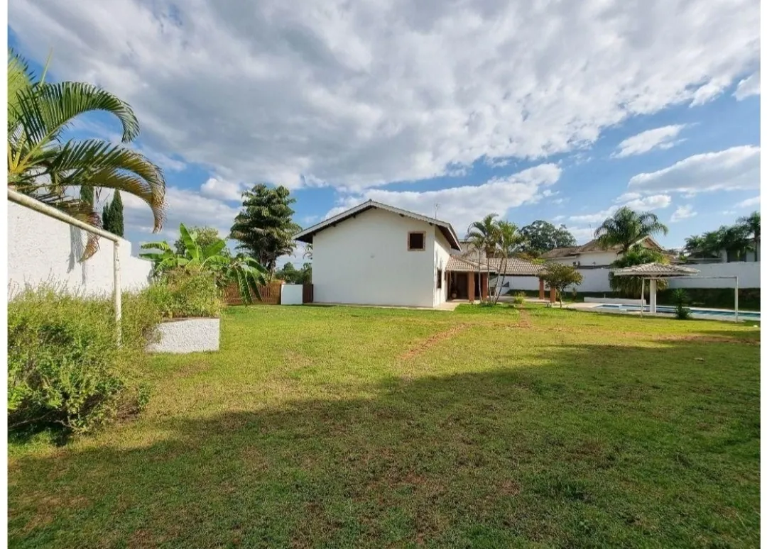 Imagem Linda Casa no Parque Village Castelo: Conforto, Lazer e Natureza