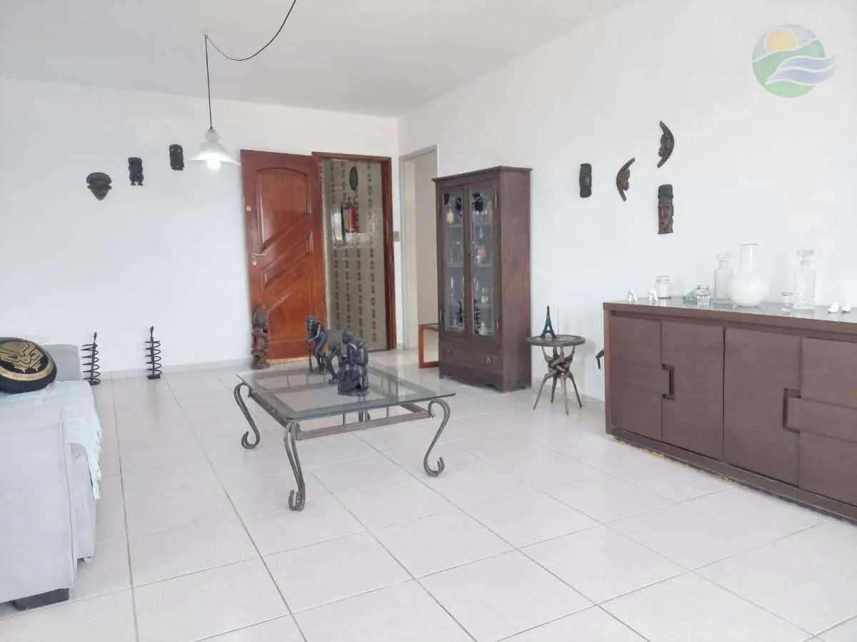 Foto do imóvel Apartamento de 4 quartos, a 150 metros do Shopping Guararapes, Ventilado, Piedade, Jaboatão dos Guararapes. em Rua Coronel Francisco Galvão